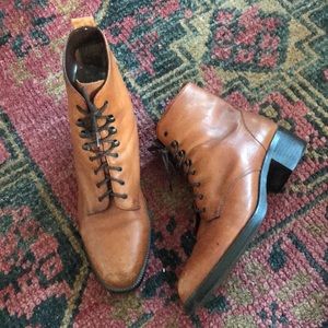 Vintage Mootsies Tootsies lace up Heritage boot size 10